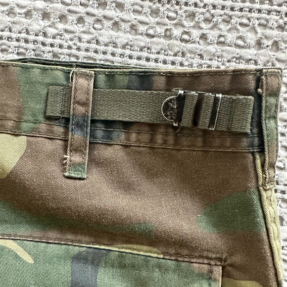 Local European Camo Cargo Pants in size M/L - Picture 12 of 16